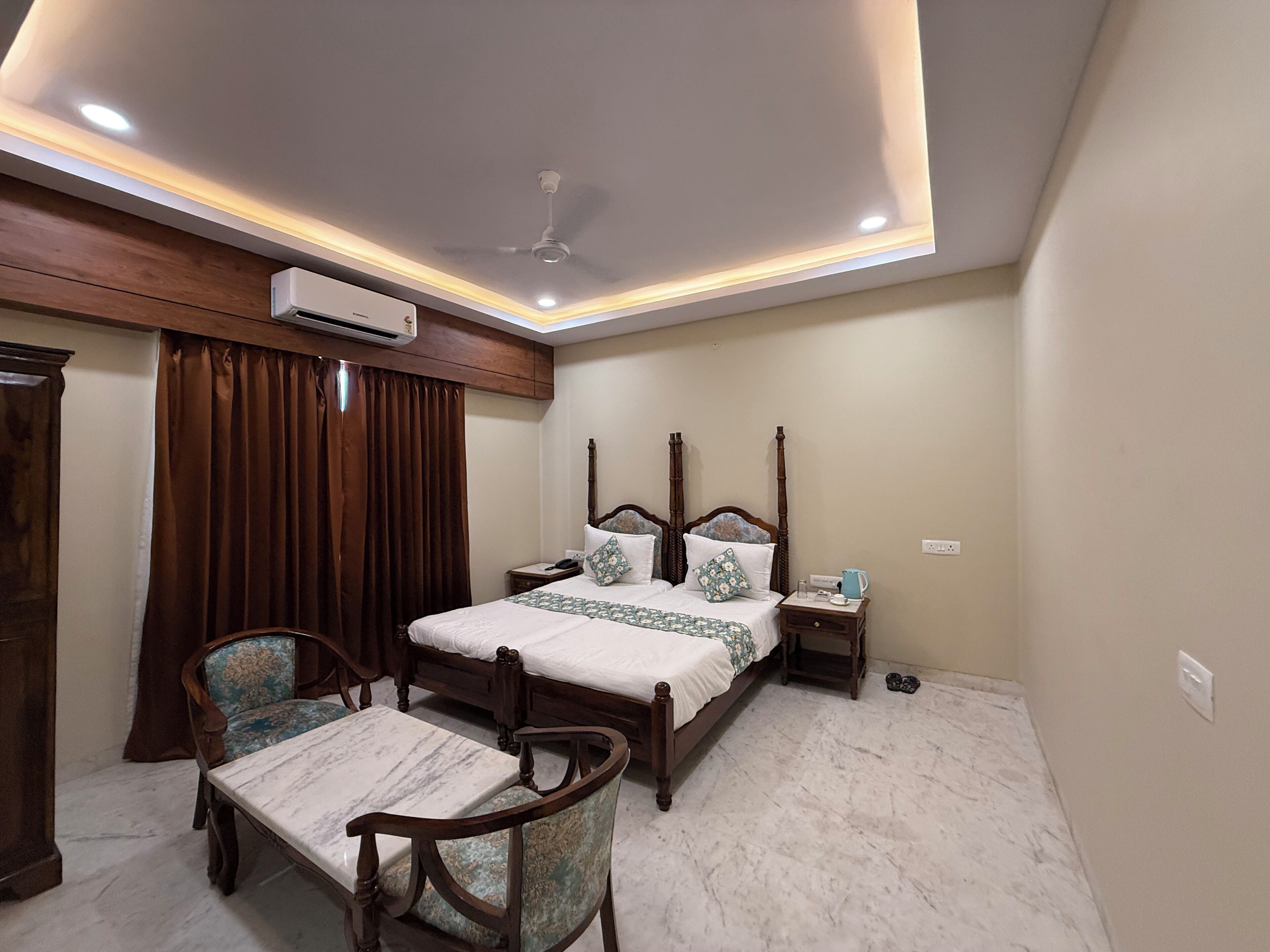 Classic Double Room | Laptop workspace, free WiFi