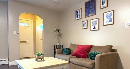 Spacious 4-Bedroom Home for Groups & Families — Minutes from Hartford