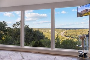 House, 4 Bedrooms | Interior