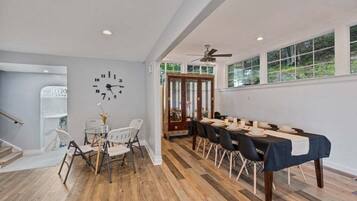 House, 4 Bedrooms | Dining