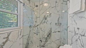 Ferienhaus, 4 Schlafzimmer | Badezimmer | Handtücher, Shampoo