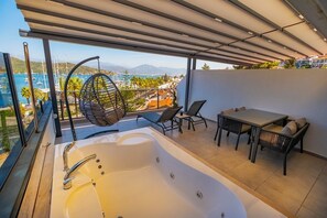 Romantic Suite, 1 Queen Bed, Sea View | Terrace/patio