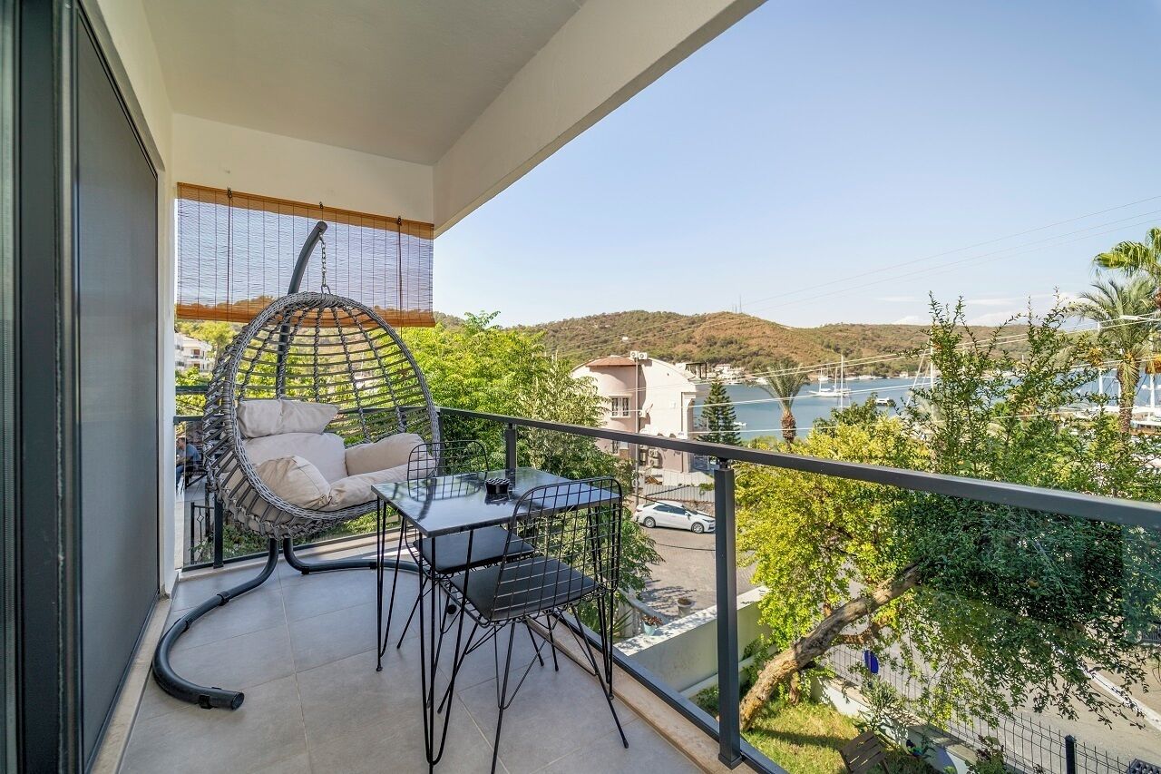 Standard Suite, 1 Queen Bed, Balcony, Sea View