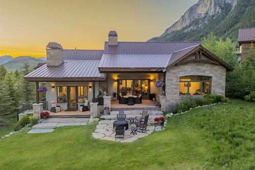 New to VRBO! Fairway Dreams/Incredible Views! Luxury only Minutes to Town/Skiing