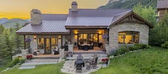 New to VRBO! Fairway Dreams/Incredible Views! Luxury only Minutes to Town/Skiing