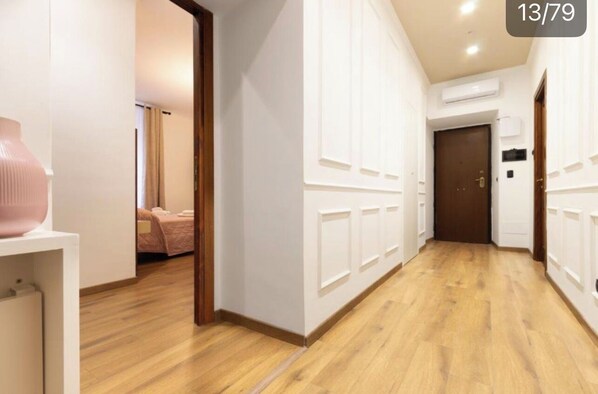 Superior Double Room, Garden View | Living area | TV - Vatican Design Suites (Rome)