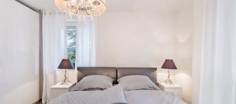 Apartment 'Helga's Horizon' with Private Terrace, Wi-Fi and Hot Tub