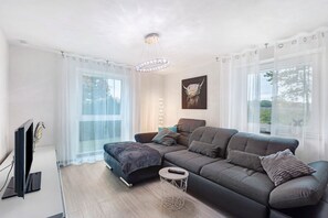 Living area - Apartment 'Helga's Horizon' with Private Terrace, Wi-Fi & Hot Tub (Rottweil)