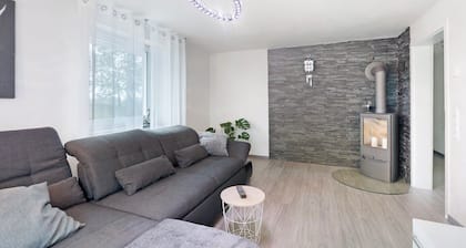 Apartment 'Helgas Horizon' mit privater Terrasse, WLAN und Hot Tube