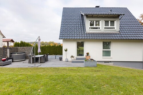 Apartment 'Helgas Horizon' mit privater Terrasse, WLAN und Hot Tube