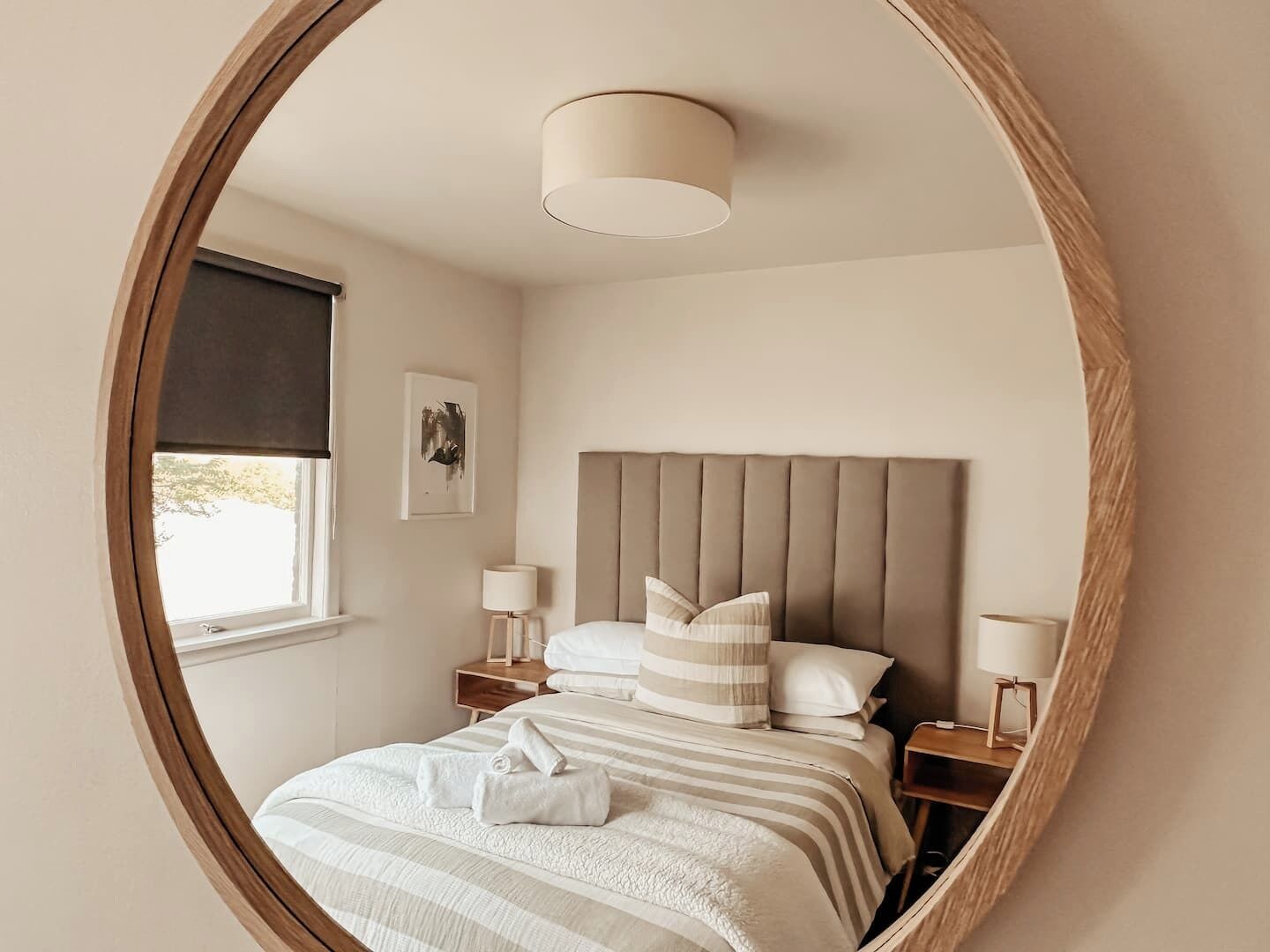 3 chambres, bureau, fer et planche à repasser, lit parapluie