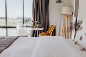 2 bedrooms, iron/ironing board, free WiFi, bed sheets - Big Heart Beach - Private Ocean to Alps Retreat (Ruatapu)