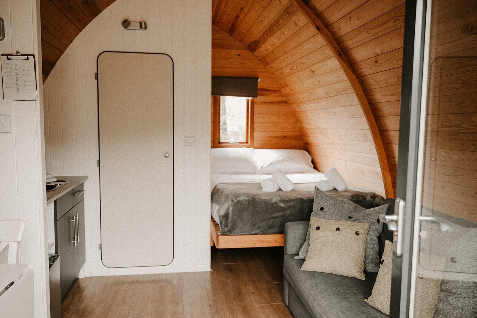 Daffodil Interior