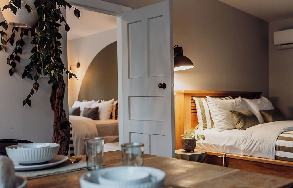 6 slaapkamers, een strijkplank/strijkijzer, gratis wifi, beddengoed