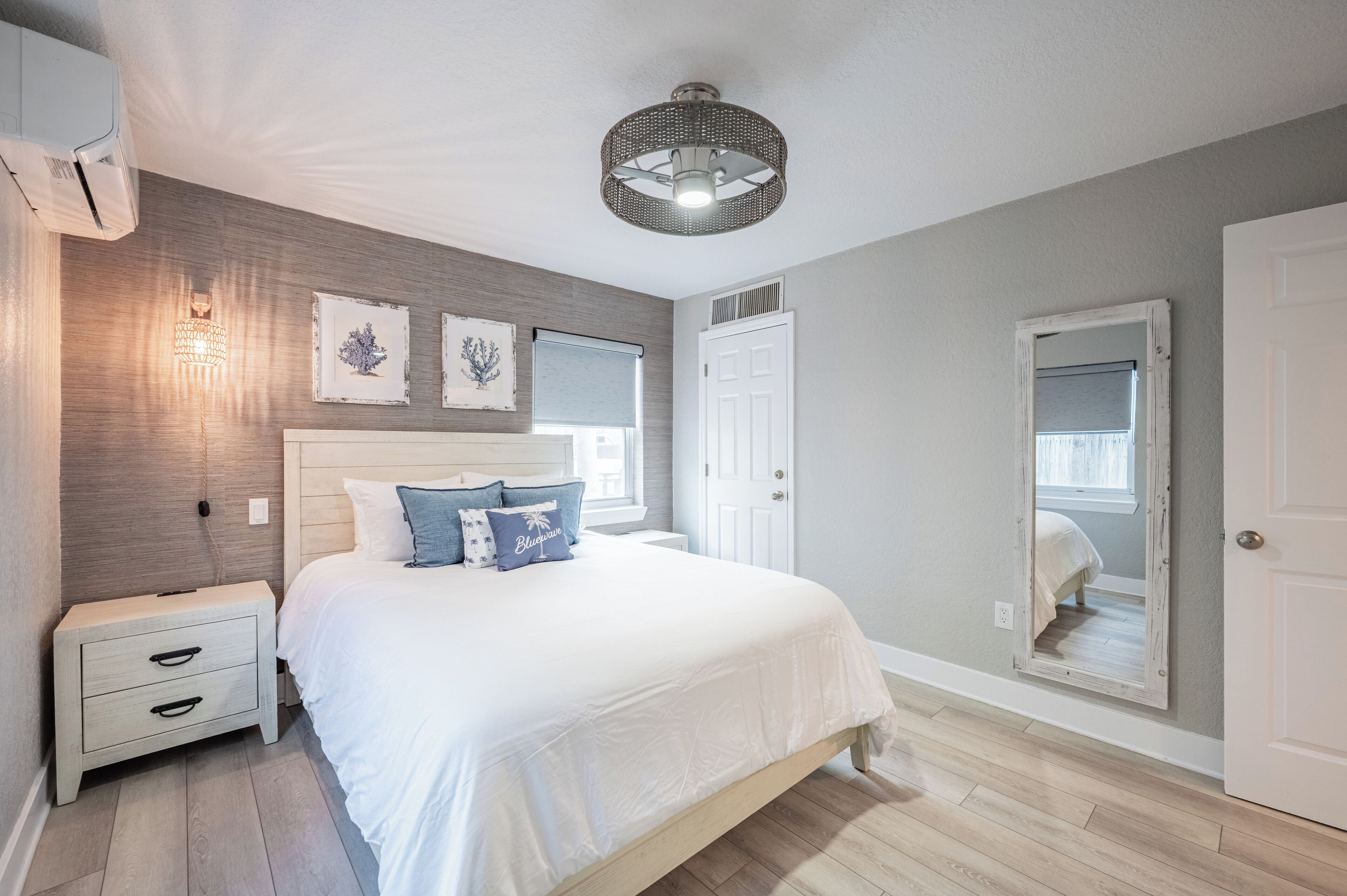 Iron/ironing board, free WiFi