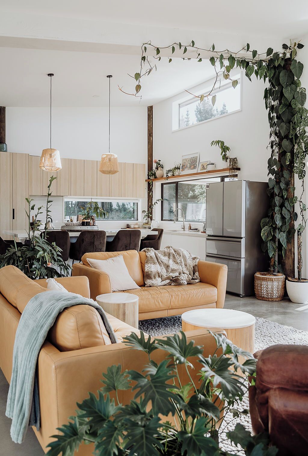 TV, peis og kontorer