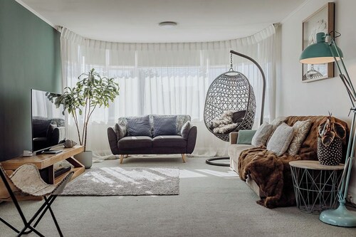 Beach Break - Central, Spacious Beach Bungalow