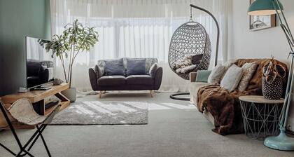 Beach Break - Central, Spacious Beach Bungalow