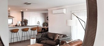 Little Luxe - Intimate, Warm & Wonderfully Styled