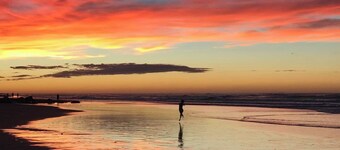 This house is a 2 bedroom(s), 1 bathrooms, located in Hokitika, West Coast.