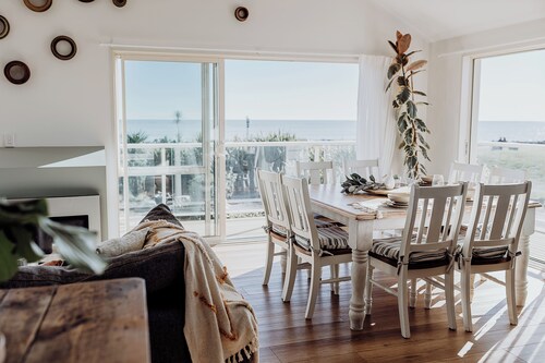 Little Sailor's Catch - Boutique Beachfront for 4