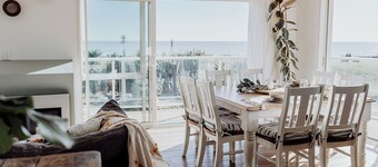 Little Sailor's Catch - Boutique Beachfront for 4