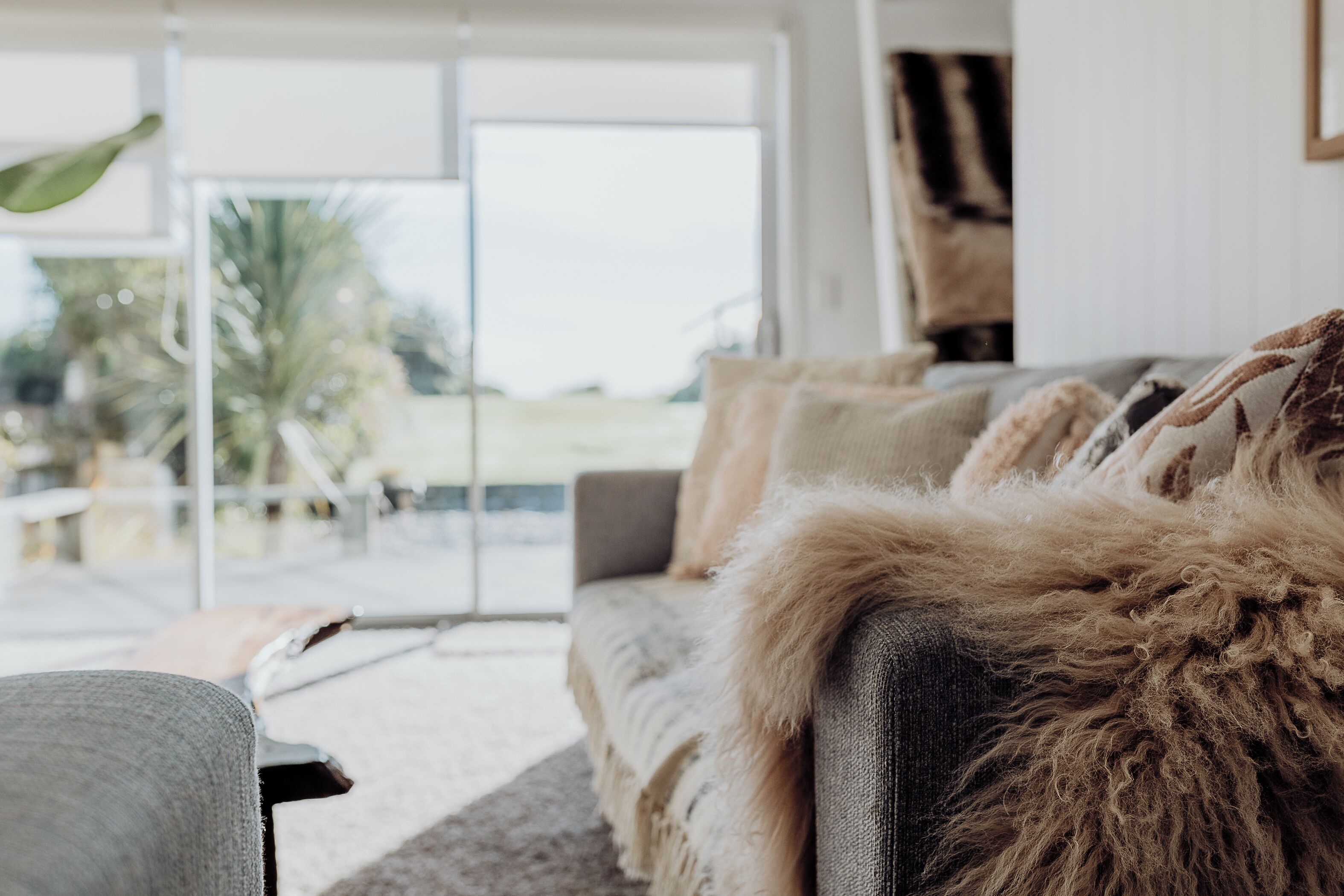 Télévision, cheminée, espaces bureaux