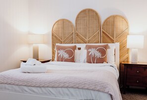 3 chambres, fer et planche à repasser, lit de bébé portatif