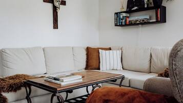 Smart-TV, Kamin, Arbeitsbereiche