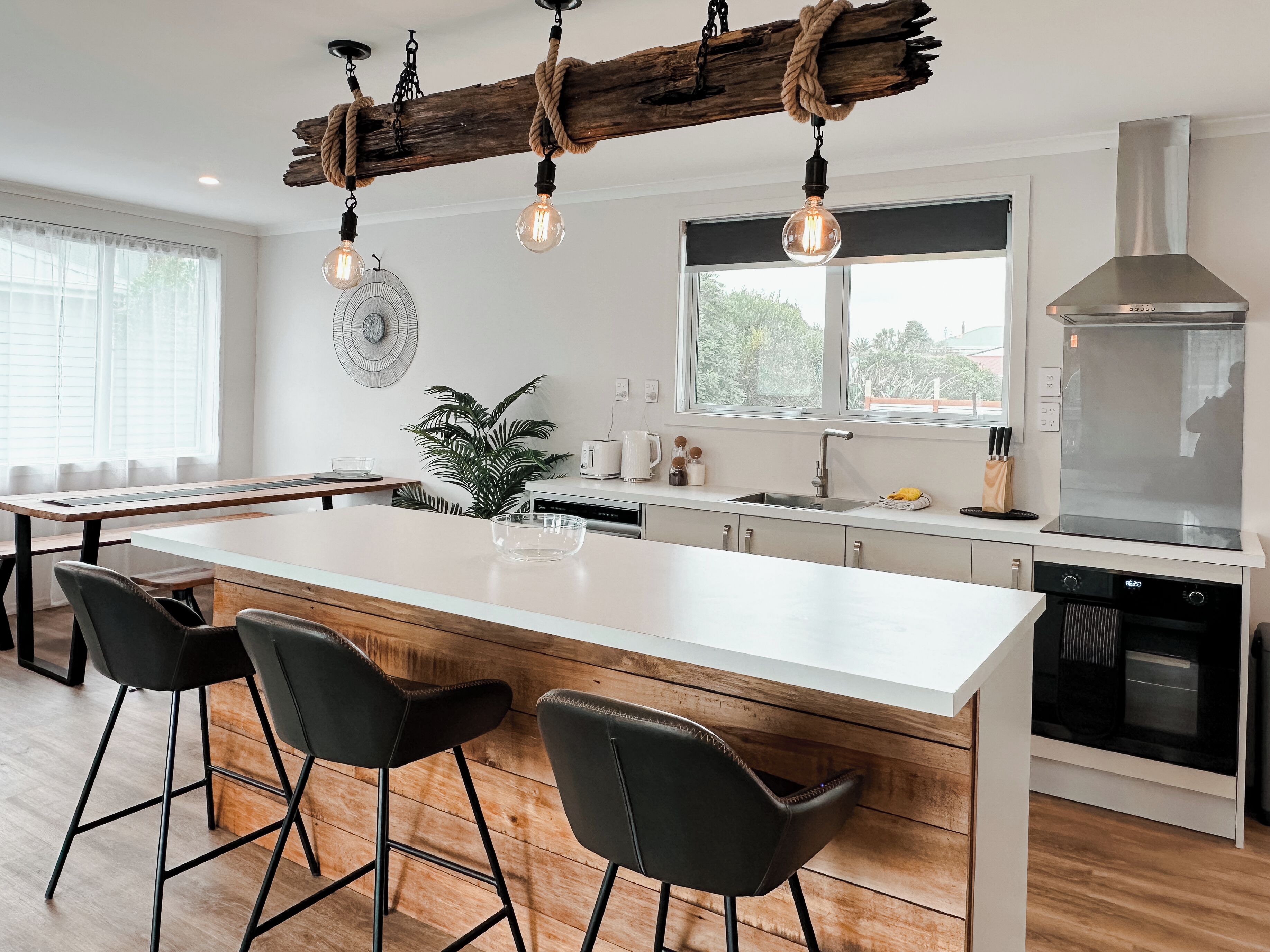 Réfrigérateur, micro-ondes, four, lave-vaisselle