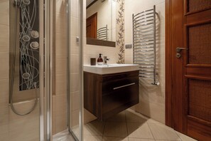 Apartment, Balcony, Mountain View | Bathroom - RentPlanet - Apartament Tatary (Zakopane)