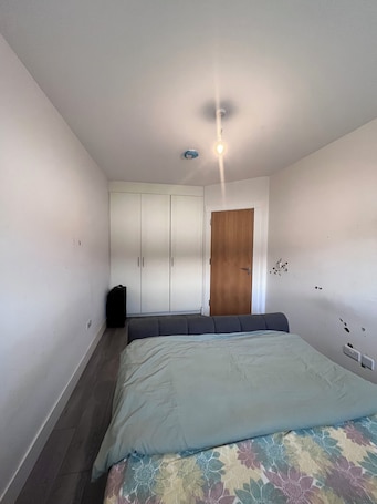 1 bedroom, WiFi. Double Bedroom with shared bathroom available to rent - female guests allowed