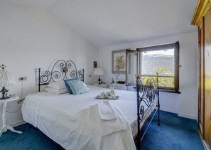 4 bedrooms, iron/ironing board, free WiFi, bed sheets - Lemon Garden Retreat - Villa Aura (Gargnano)