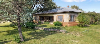 Big Oak@ FrioRiverVacationRentals