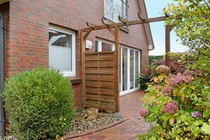 Exterior detail - Holiday Home 'Poth' with Private Terrace, Private Garden and Wi-Fi (Wangerland)