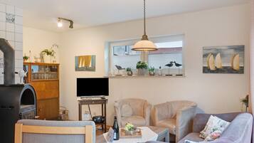 Fernseher, Kamin, DVD-Player, Stereoanlage