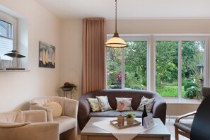 Fernseher, Kamin, DVD-Player, Stereoanlage