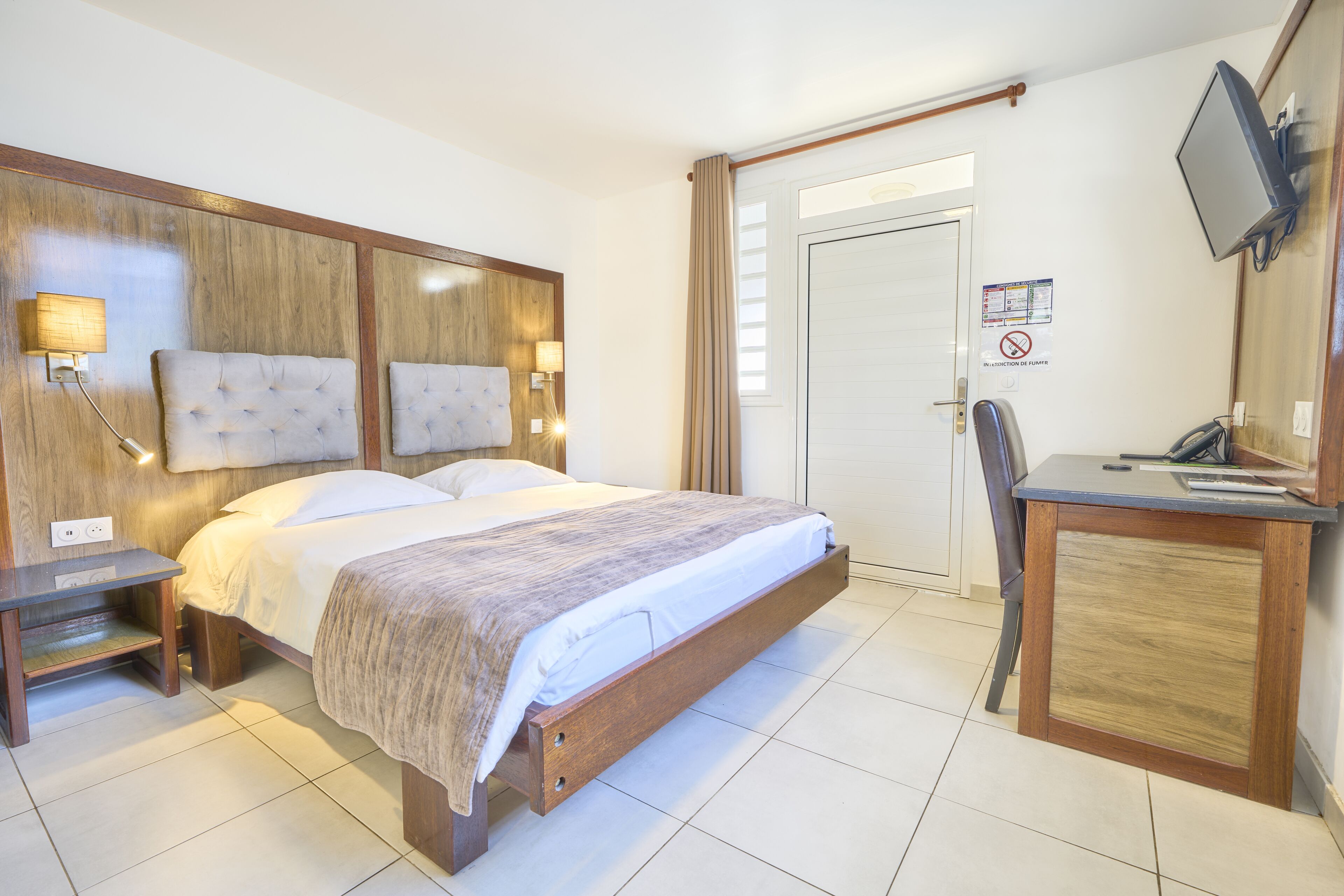 Estudi clàssic | Minibar, caixa forta a l'habitació, cortines opaques i wifi gratuïta 