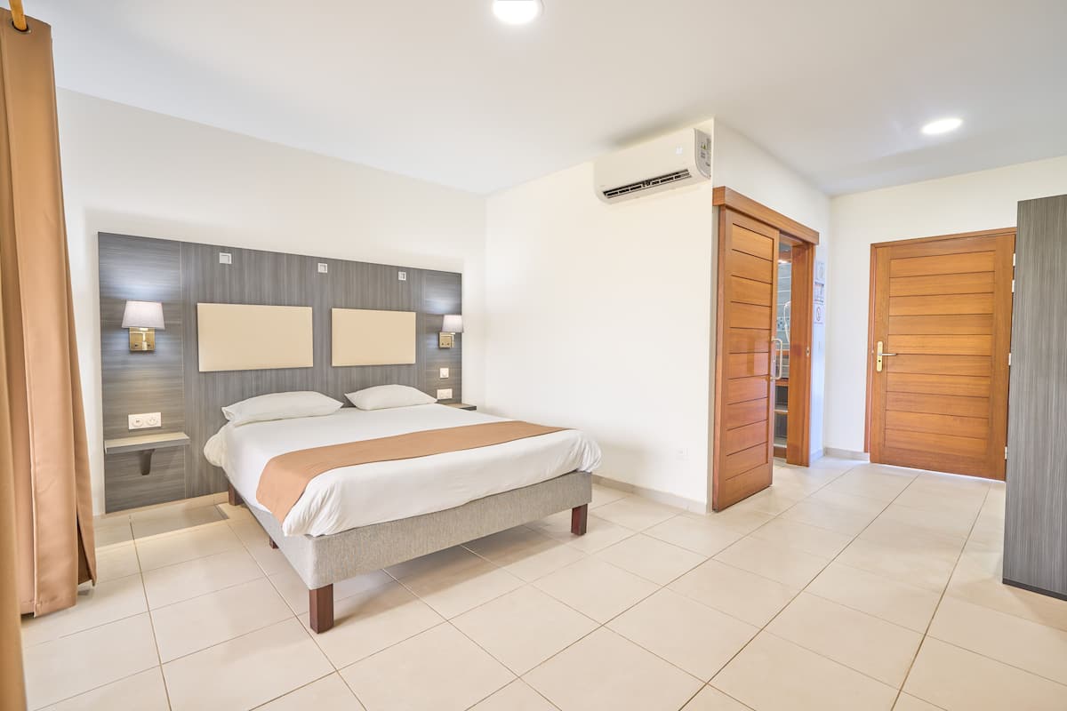 Quarto casal premium | Frigobar, cofres nos quartos, cortinas blackout, Wi-Fi de cortesia