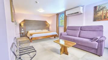 豪華套房 | 迷你吧、客房內保險箱、遮光布/窗簾、免費無線上網