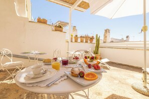 Room, 1 Bedroom, Smoking | Outdoor dining - Room-b&b in Gallipoli Master Room (Gallipoli)