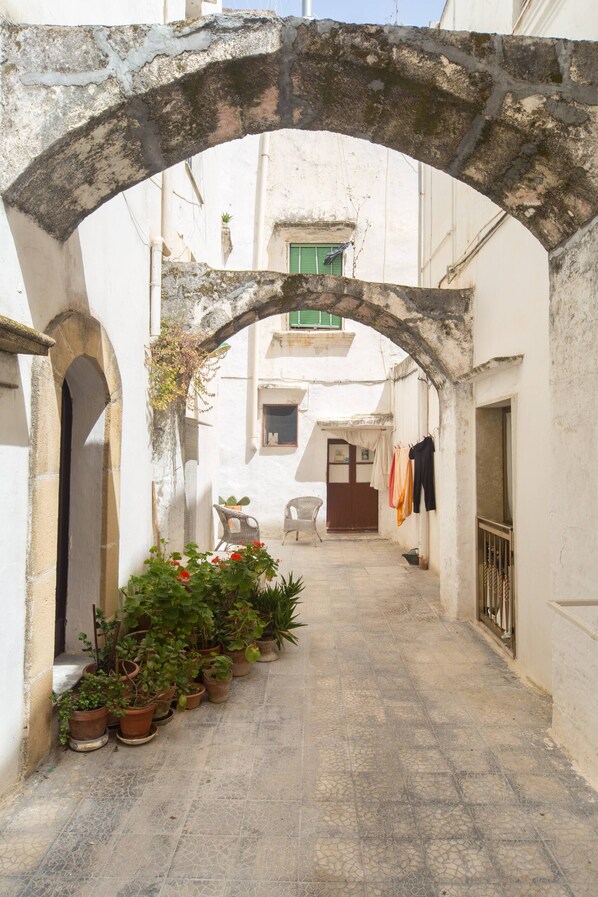 Room, 1 Bedroom, Smoking | Property grounds - Room-b&b in Gallipoli Master Room (Gallipoli)