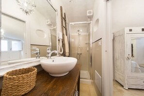 Room, 1 Bedroom, Smoking | Bathroom