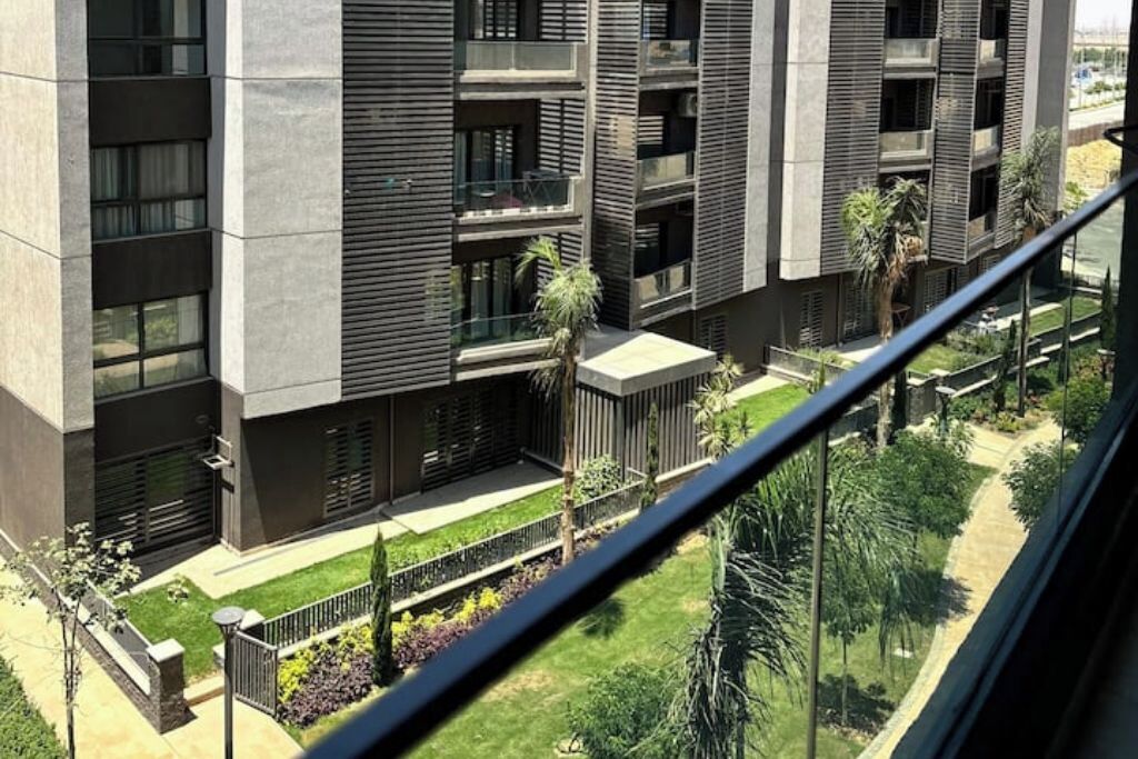 المنطقة المحيطة بالمنشأة