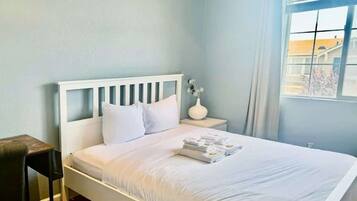 3 bedrooms, iron/ironing board, WiFi, bed sheets