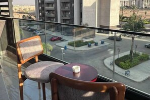 المنطقة المحيطة بالمنشأة