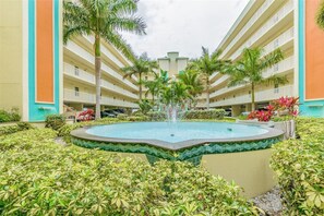 Imagen sin descripción, 3 de 48, botón