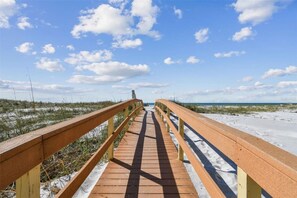 Imagen sin descripción, 4 de 48, botón