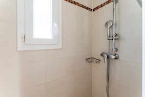 Shower, towels