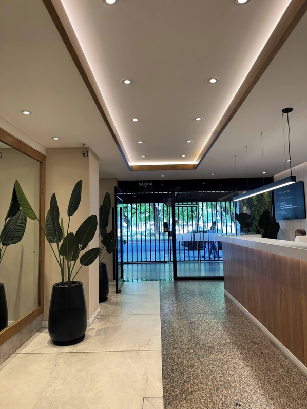 Apartment, 1 Bedroom, Accessible, City View | Lobby